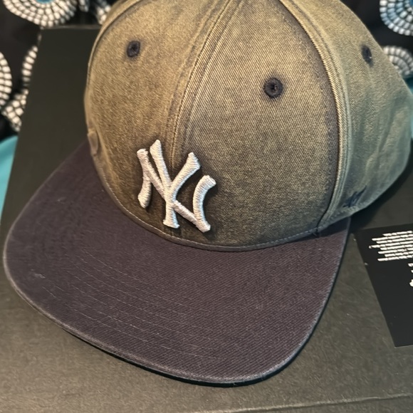 New York Yankees Green Washed Denim SnapBack - Picture 2 of 4